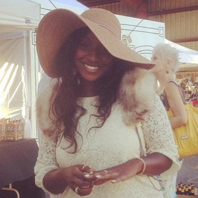 ShanelleLynee's profile picture. All about that bass?