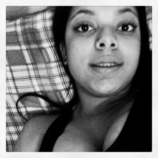 neyviinha    
╔═══╗ ♪
║███║ ♫
║ (●) ♫   
╚═══╝♪♪