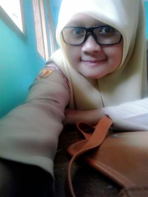 Kurniati675Nia's profile picture. 