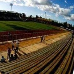 Nos prometieron un gran estadio y solo nos dieron la mitad, y ahora solo ofrecen 3/4