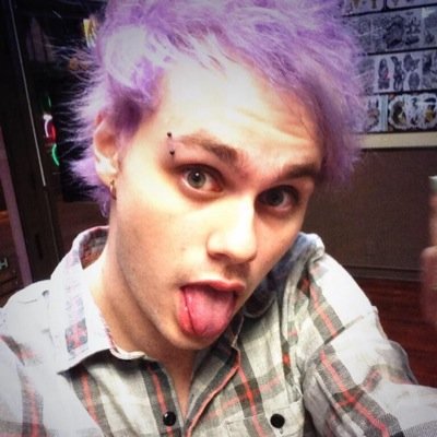 this is a free follow from @finnsmonteiths follow back or unfollow :)