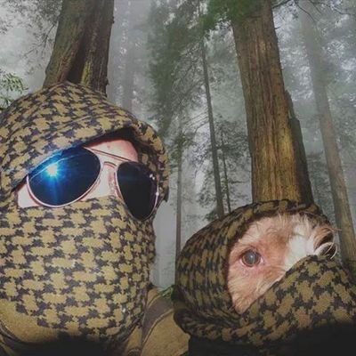 Me gustan los gadgets,,, yo escucho mi niño interior... A veces me controla.. Que cosas no?.. Peroo felizz... Nunca me consideraré viejo...juego Airsoft...