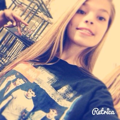 IM JUST A girl i love being called pretty i love to do cheer im NOT always right at things ✋ i work hard at all things but dont always get what i deserve