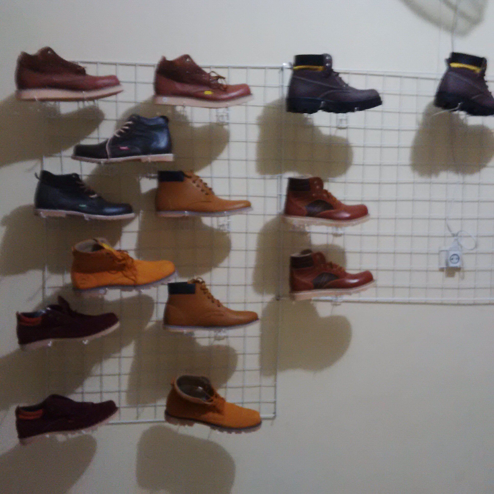 Kios Spatu Indonesia
Shoes & Eyewear
Best Price & Good Quality
Melayani Penjualan Online dengan merk sepatu handmade Indonesia Asli.

PIN: 2A3B7F09/081936401478
