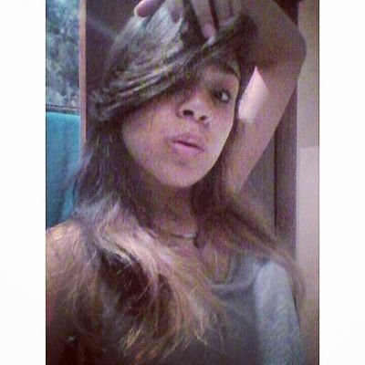 a vida e buggada pq sim . t; http://t.co/JtOnLKXcW8 / i; http://t.co/3M1x8fCTtQ   :: nutella 3