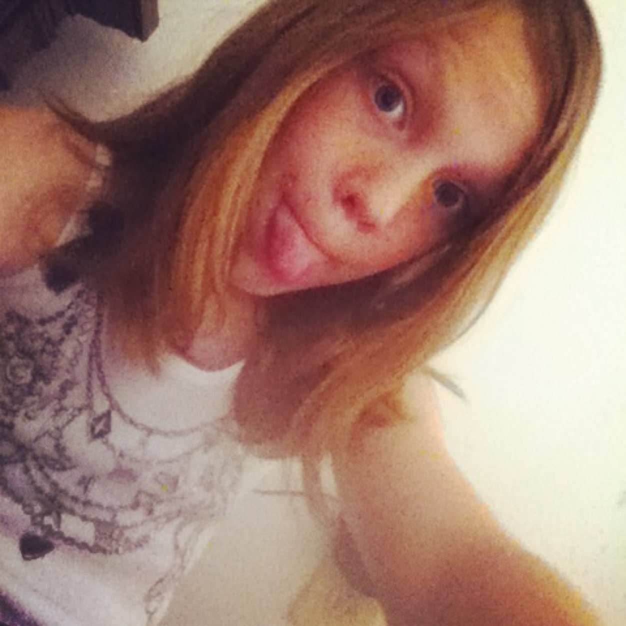 cupecake0u0's profile picture. Hia(:( im evil cupcake. Meow :3 im random and wierd :D im hyper most of the time OuO abd very outgoing :D