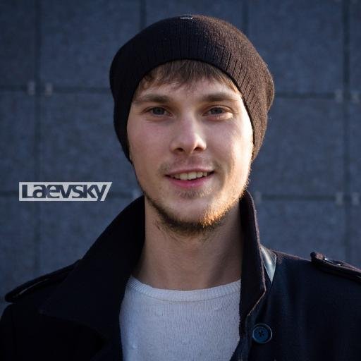 graphic designer
связь: http://t.co/bpHojKaENv (желательно) 
или infolaevsky@gmail.com