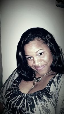 Grad of Biz Mgt,wrks in Financial Institution.Likes to read,talk,tease,drive;likes nature,adventures,easygoing,down to earth&creates a gd customer satisfaction!