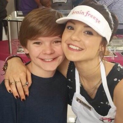 xCarterStevensx's profile picture. It's all complicated.