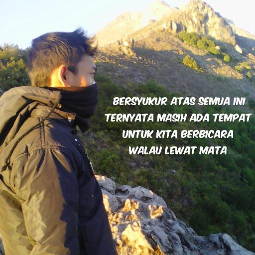 ~Anjingku menggonggong protes pada situasi
~Hatiku melolong protes pada kamu