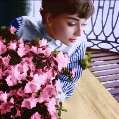 ‏‏‏‏‏ف ي رب لاتجعلني اضر آحد من خلقك قصدا مني آو جهلا وارفعني بالذكر الطيب بمحيايي و ب ممآاتي '*