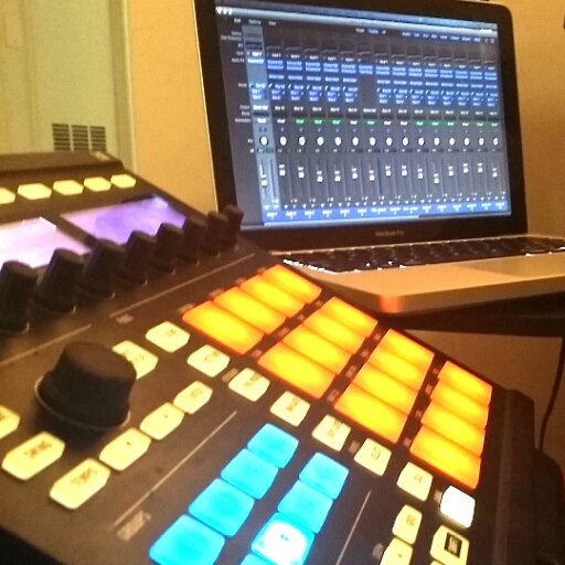 CrawleyPromo's profile picture. Party Promoting,Studio time, Beatz, and CD Duplicating#TEAMFOLLOWBACK