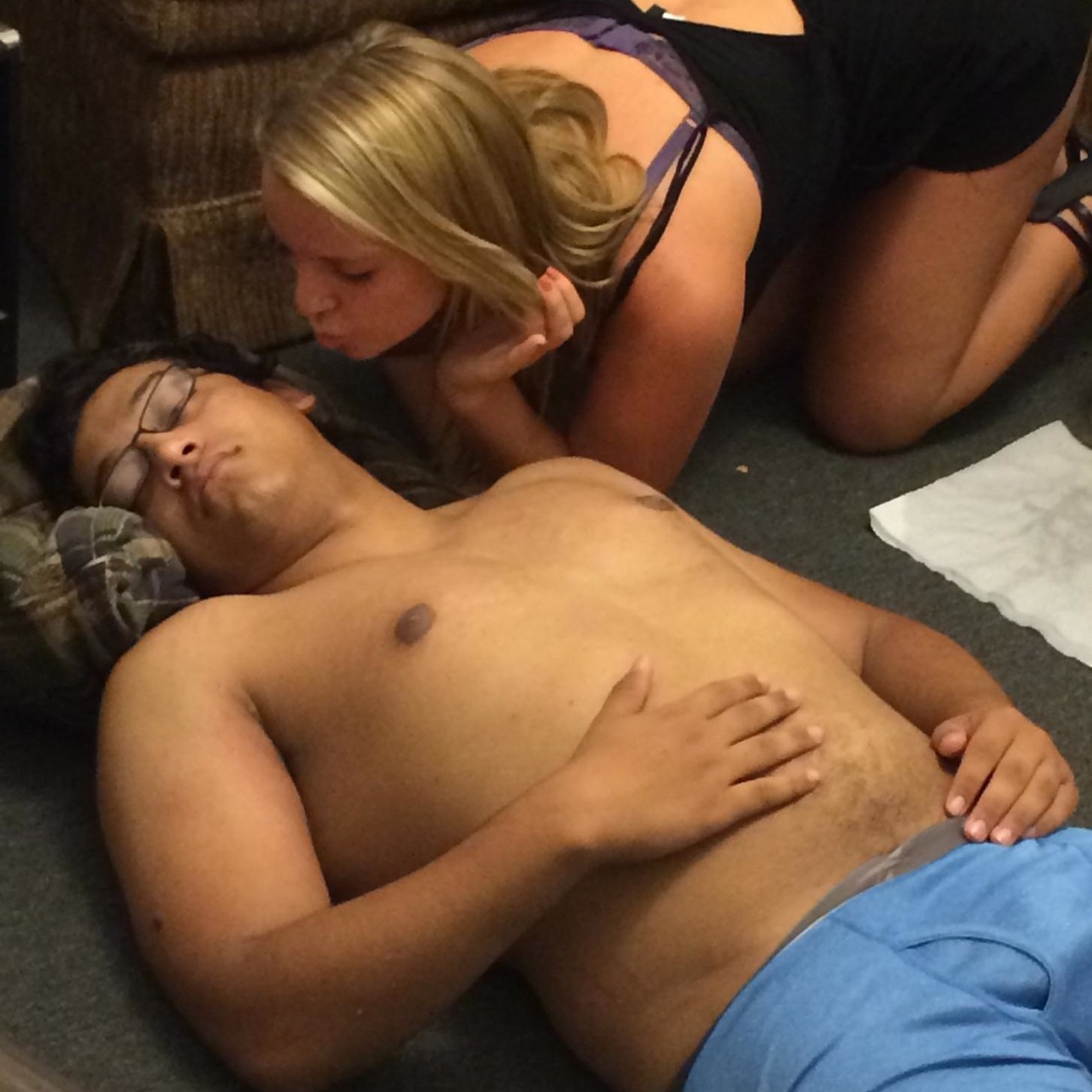 unkelnaetzmealz's profile picture. minite buy minite updaetes of me mealz