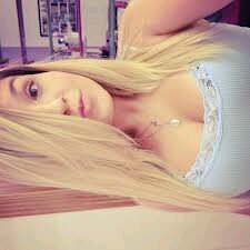 estthervsb's profile picture. 