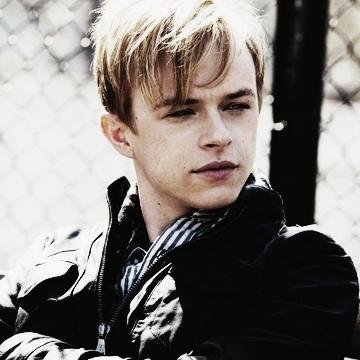 matthitt_'s profile picture. tengo quince años pero nunca hice nada productivo