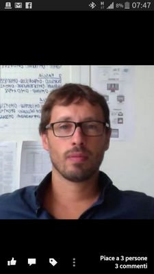 Edonista convinto, incurabile ottimista, giusto con i giusti. Preferisco sedermi sotto un albero che affacciarmi dal centesimo piano di un grattacielo.