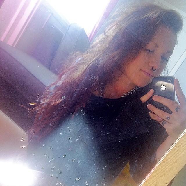 daily_use's profile picture. 22/3-2015 Niklas. ~ simma eller sjunk 

finn fem rätt för jag hittar fel för lätt