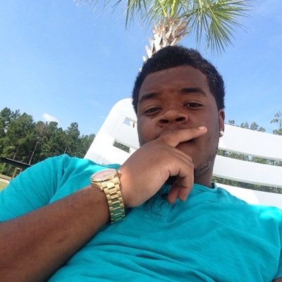 #ATHLETE #FOOTBALLISLIFE #LONER #STONER #SMALLS #LIVE #LAUGH #LOVE WAKE UP TO GRIND FULLTIME HUSTLE !!!.#VGS
