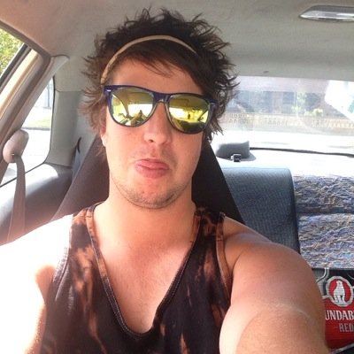 Im dan im 20 play afl and love going to the beach. I work as a soiltester