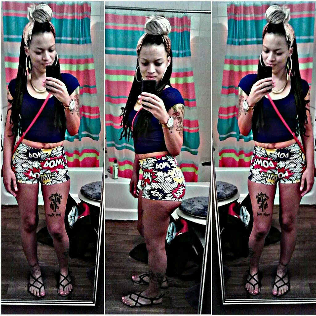 This is my new twitter follow me && tell ya friends follow me too!.