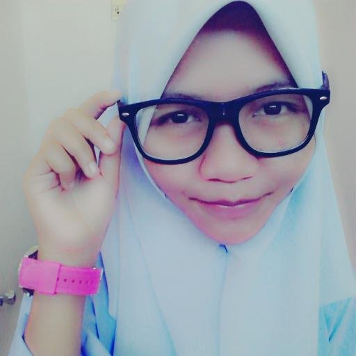i'm nurlinda 15,ingin belajar sampai berjaya..ibu ayah always in my heart love you mom and dad....