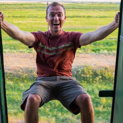 ericatuw's profile picture. 