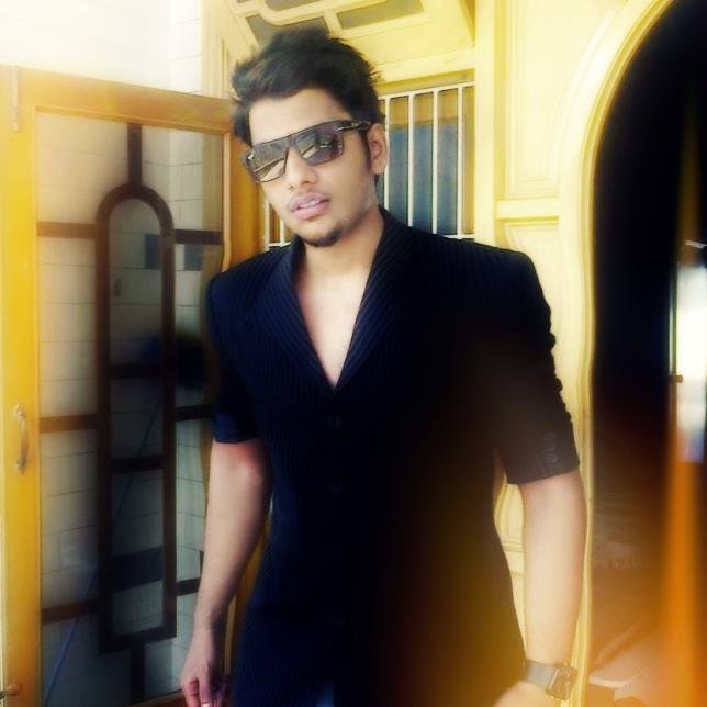 My name is Saif khan , professional singer, muslim, And iam Cute ..and i knw it..:D follow me ..i definetly follow You/.