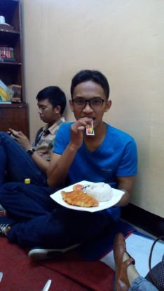 ais_azmi's profile picture. 