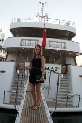 selizamorano's profile picture. Técnico superior en estética y depilación láser; adicta a la moda, cosmética y al chocolate negro.