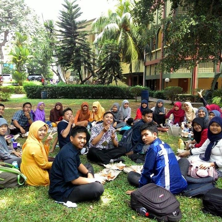 RIAN SAPUTRO♡