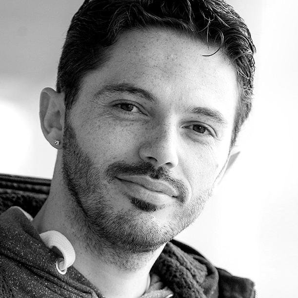 I'm just an average guy who wants to call himself a #runner, a #gardener, a #dreamer and a #digital_marketer!