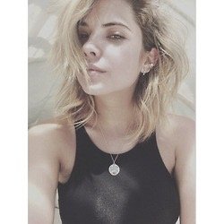 single // etero