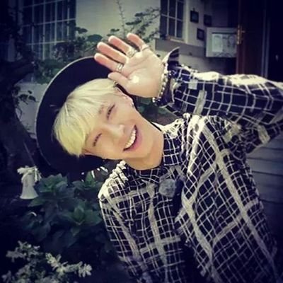 LeeGikwang both not real ♥ . fam sns  3003. ทาสแมวเหมียว  :3  heartless :')