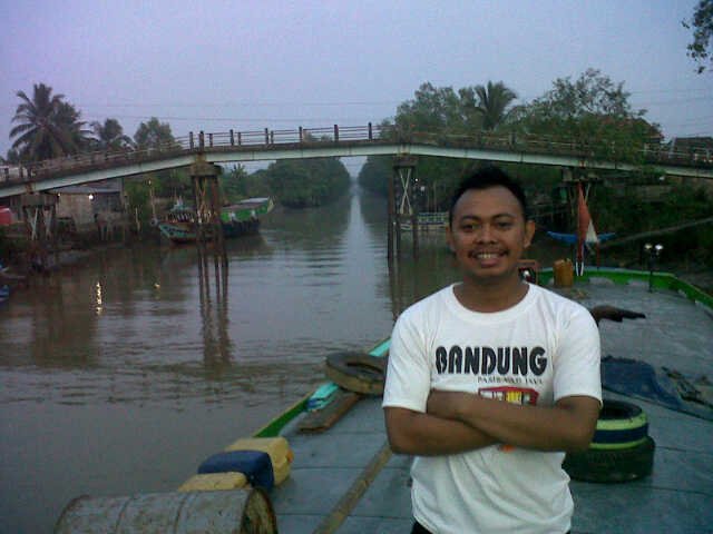 ahmadnafis08's profile picture. Teknik pengolahan migas '14 di @poltekakamigas ☺