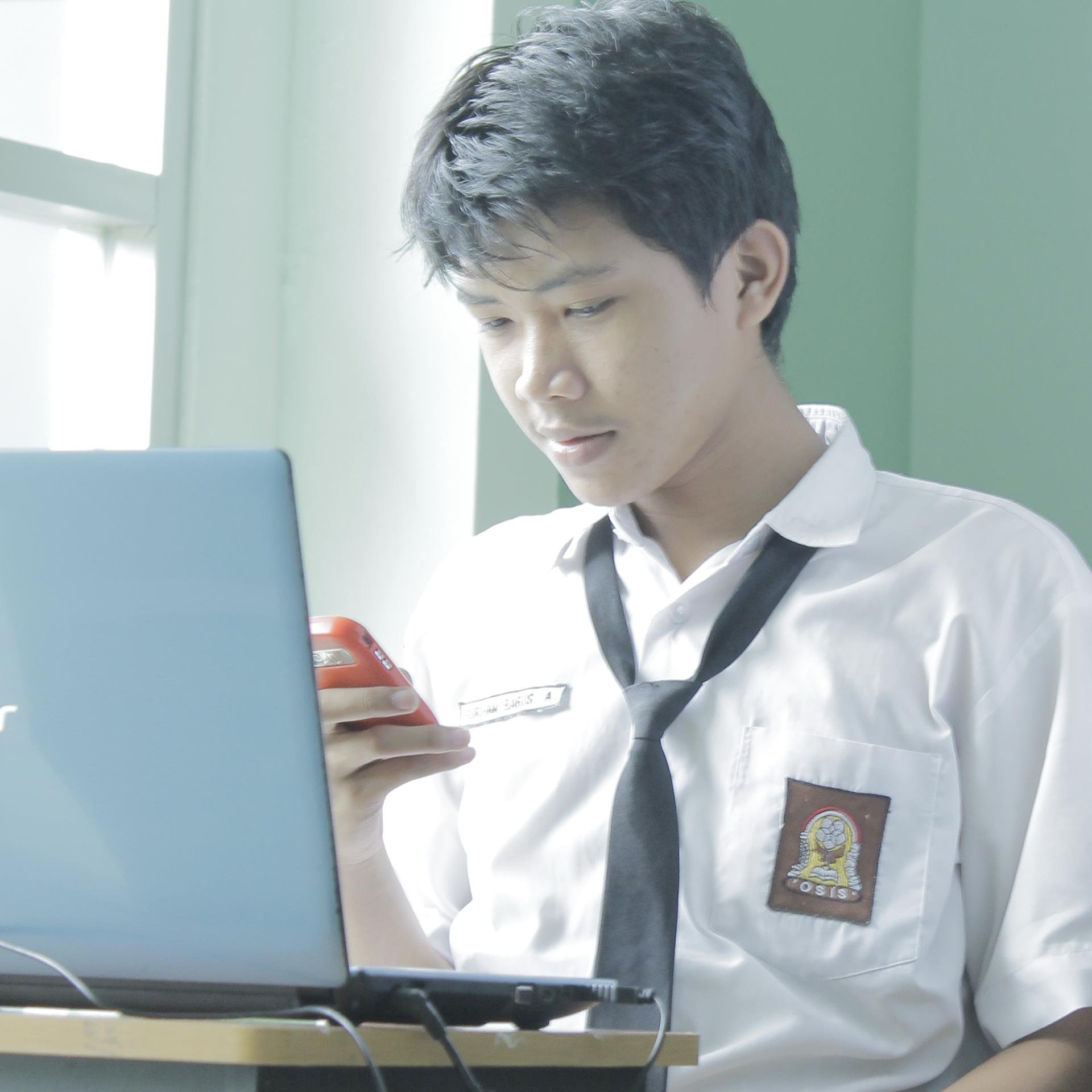 BurhanBaguz's profile picture. CEO - Ngapak ID Creative | Junior Software Engineer