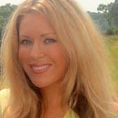 DuffyAmy's profile picture. Likes art, travel and media.