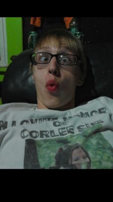 tylerhines9's profile picture. 19, Single. #Chipotle