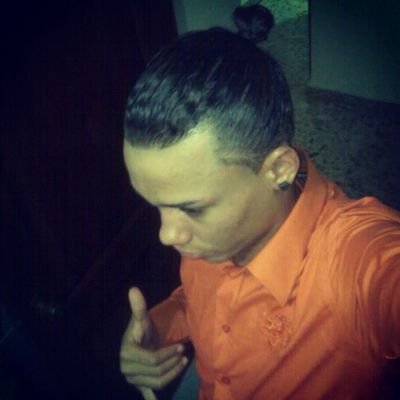 sigeme y te sigo ;)  no me viro              new cantante de rap
