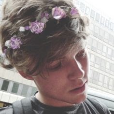 Free follow from @irwinscakeaf :D you should go and follow her :)