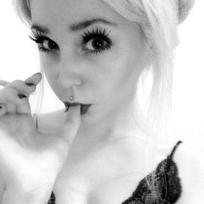 there’s nothing wrong with a classy girl who has a dirty mind [bisex]