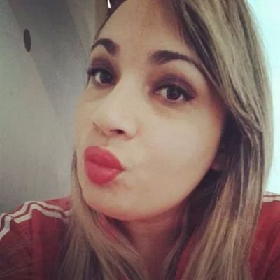 ciumenta ao extremo, um porço de sentimento, mãe de uma jóia, e apaixonada pela vida.