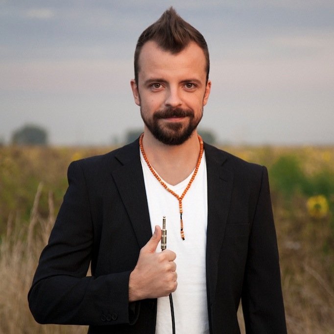 певец,композитор
http://t.co/E6qrgIJXpz;
http://t.co/wEC1wWk9Po