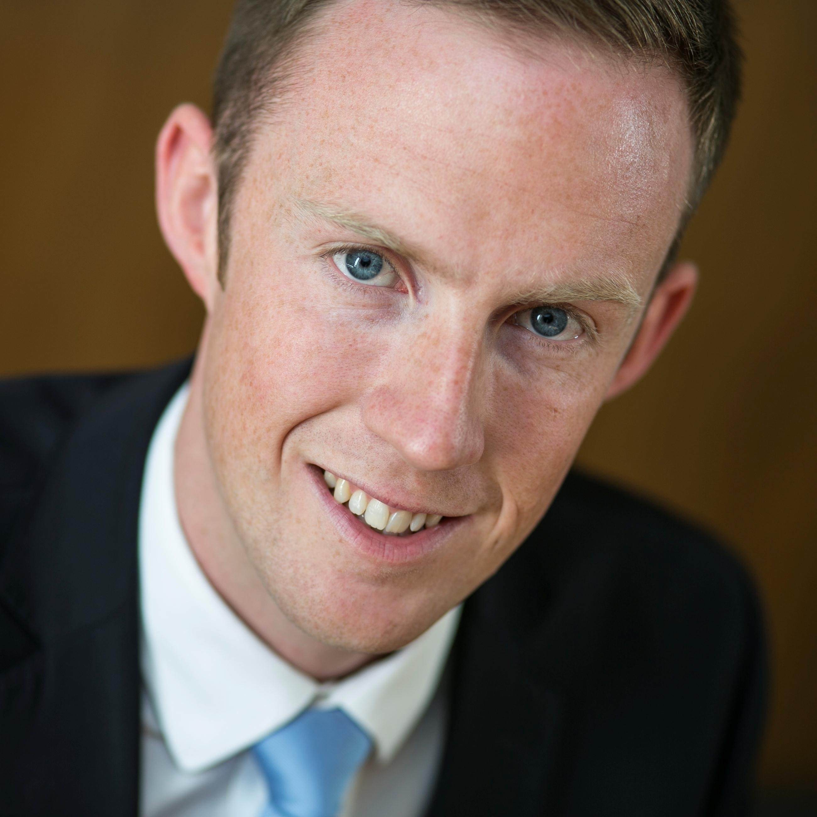 Chartered Surveyor at @CBREScotland. Views are my own, retweets do not necessarily mean agreement. LinkedIN: https://t.co/Z3FlDM5YkI