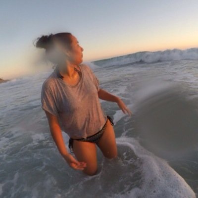 Laura_Sab's profile picture. All adventurous women do.