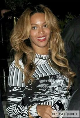Pretty hurts
Shine the light on whatever's worse
Perfection is the disease of a nation
Pretty hurts
Shine the light on whatever's worse
Tryna fix something
But
