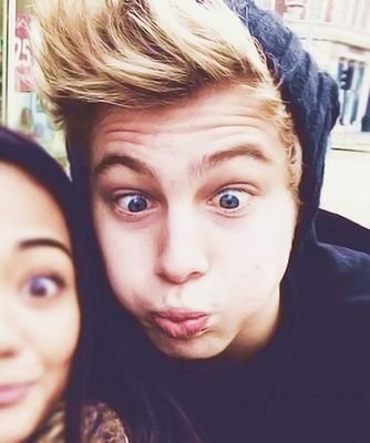 free follow from @jackbaracock (be nice and go follow her okay xoxo)