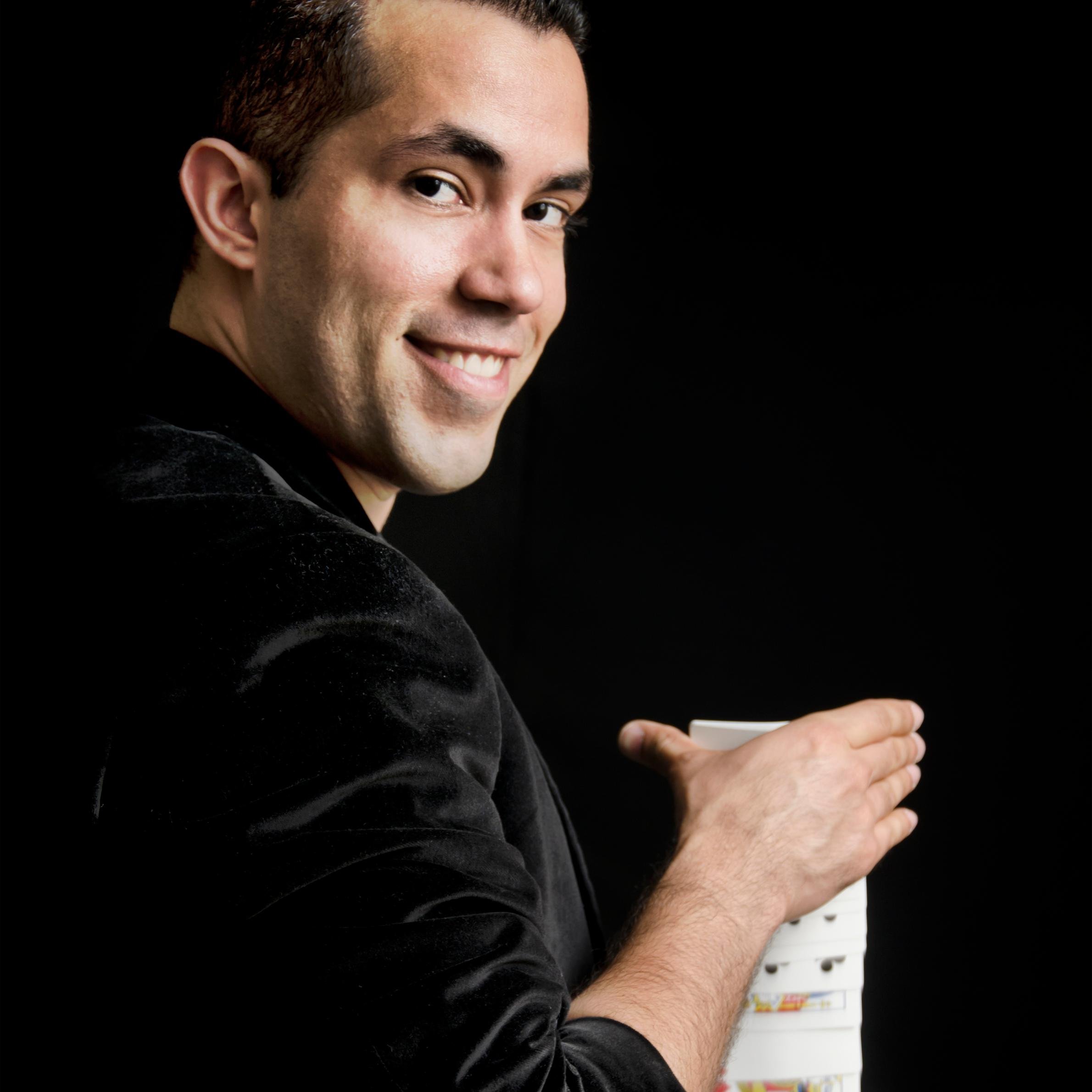 Illusionist. Producer of Four-Handed Illusions: Boston's Best Show 2016 (Boston A-List). Intimate magic & comedy for audiences 21+. https://t.co/ECxYL8gkxh