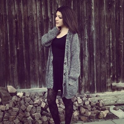 I'm Laura (: Go and follow me (; Love u guys!