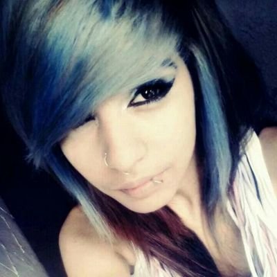oi sou Gabyh ♡.♡ tenho 17 anos e minha banda favorita é BMTH ♥♥♥tbem curto AA SS FIR MIW BVB FMS FLW ALESANA MMF OM&M CG PTV SWS entre outras bandas