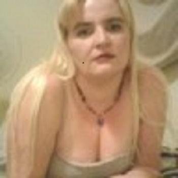 taraturner003's profile picture. 